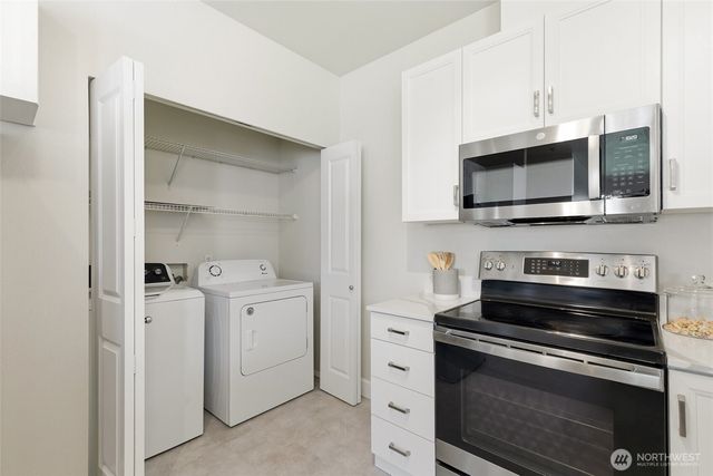 551 241st Lane SE, Sammamish, WA 98074