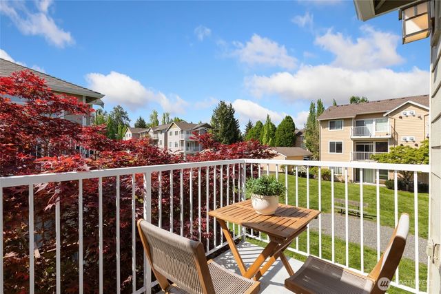 551 241st Lane SE, Sammamish, WA 98074
