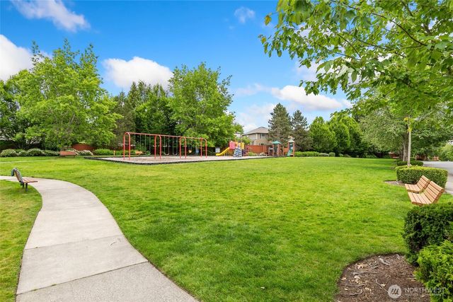 551 241st Lane SE, Sammamish, WA 98074