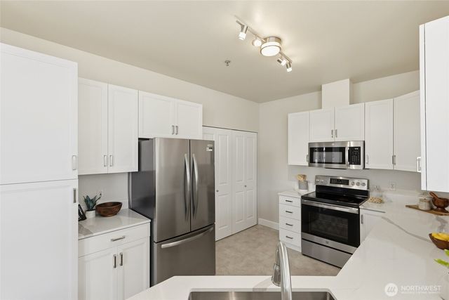 551 241st Lane SE, Sammamish, WA 98074