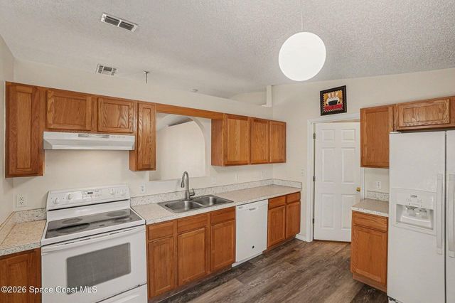 2268 Spring Creek Circle NE, Palm Bay, FL 32905