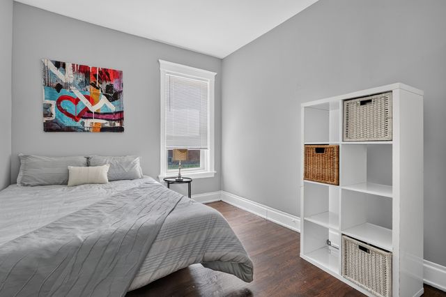 6559 S Eberhart Avenue, Chicago, IL 60637