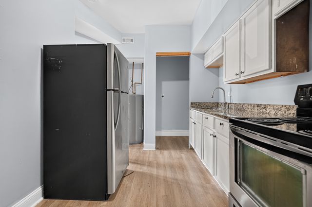 6559 S Eberhart Avenue, Chicago, IL 60637