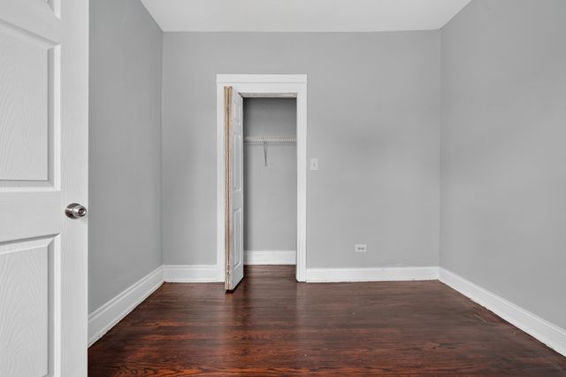 6559 S Eberhart Avenue, Chicago, IL 60637