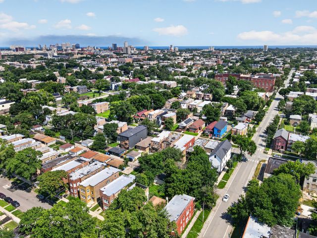 6559 S Eberhart Avenue, Chicago, IL 60637