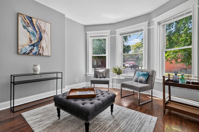 6559 S Eberhart Avenue, Chicago, IL 60637