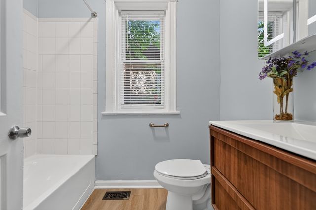 6559 S Eberhart Avenue, Chicago, IL 60637