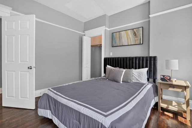 6559 S Eberhart Avenue, Chicago, IL 60637