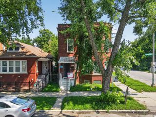 6559 S Eberhart Avenue, Chicago, IL 60637