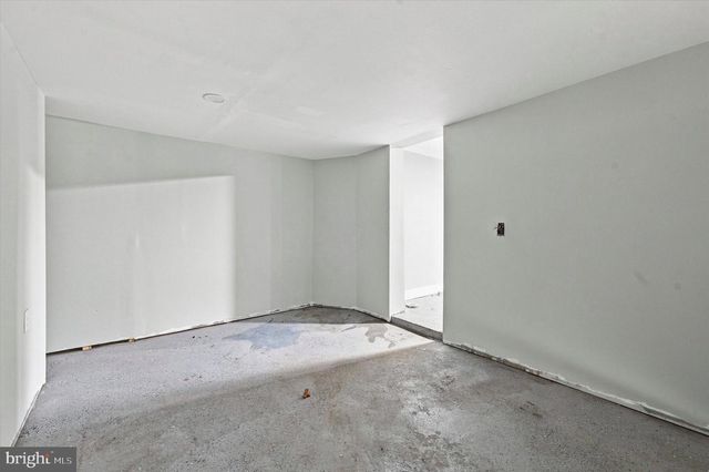 806 POWELL AVE, Darby, PA 19023