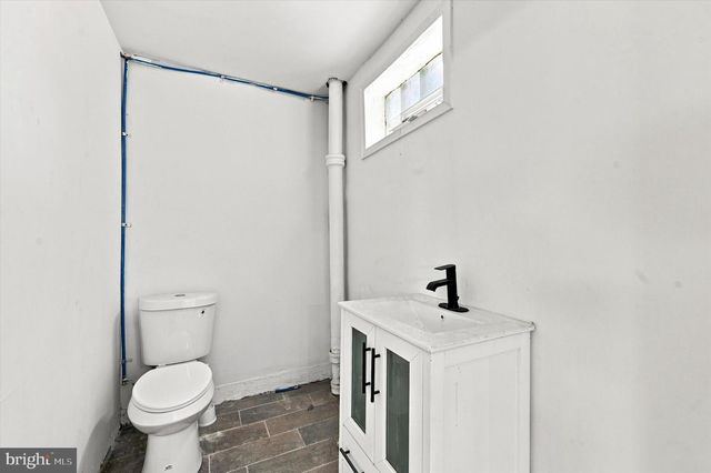 806 POWELL AVE, Darby, PA 19023