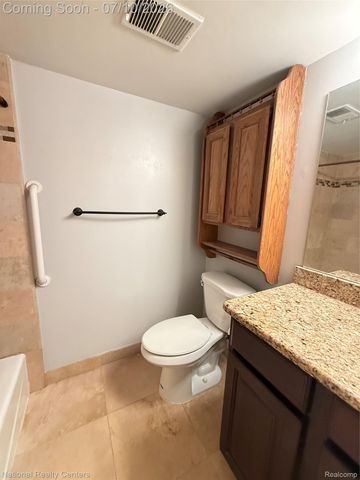 212 Pinewood Drive 22, Plymouth, MI 48170