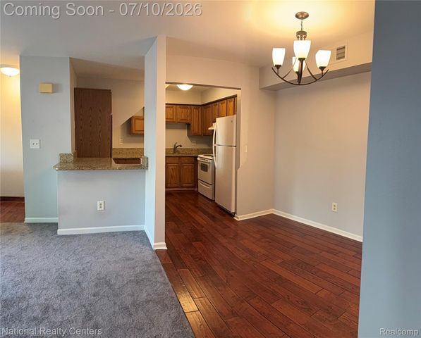 212 Pinewood Drive 22, Plymouth, MI 48170