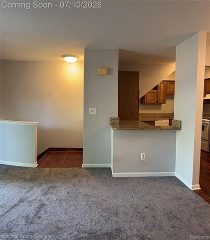 212 Pinewood Drive 22, Plymouth, MI 48170