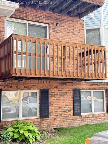 212 Pinewood Drive 22, Plymouth, MI 48170