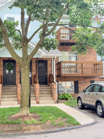 212 Pinewood Drive 22, Plymouth, MI 48170