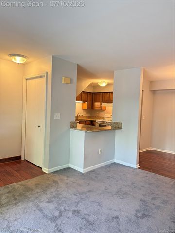 212 Pinewood Drive 22, Plymouth, MI 48170