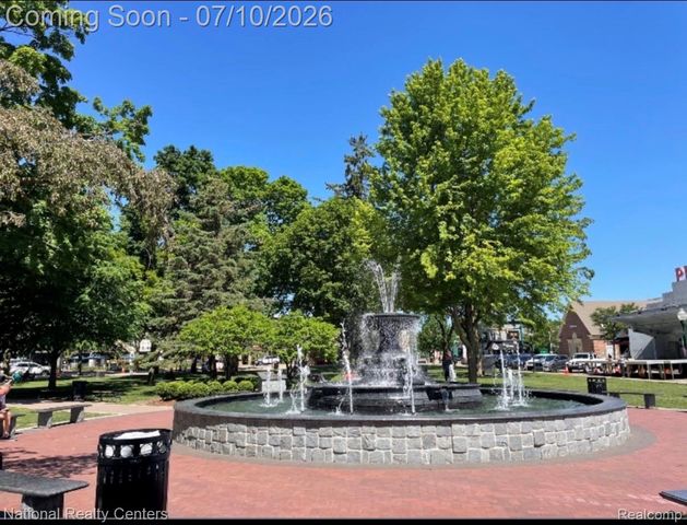 212 Pinewood Drive 22, Plymouth, MI 48170