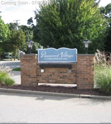 212 Pinewood Drive 22, Plymouth, MI 48170
