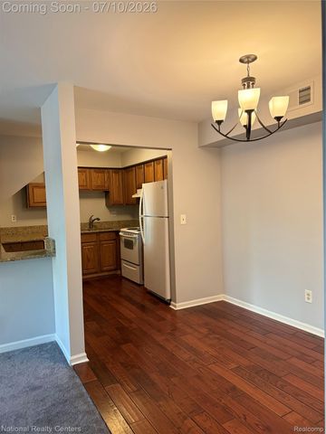 212 Pinewood Drive 22, Plymouth, MI 48170