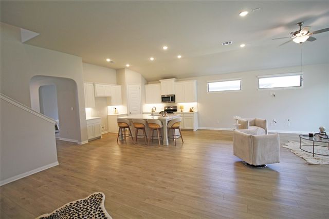 1431 Golden Meadow Drive, Van Alstyne, TX 75495