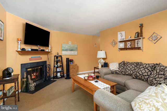 413 WOOD MILL DR, East Windsor, NJ 08512