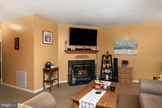 413 WOOD MILL DR, East Windsor, NJ 08512