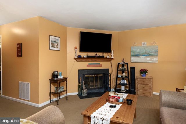 413 WOOD MILL DR, East Windsor, NJ 08512