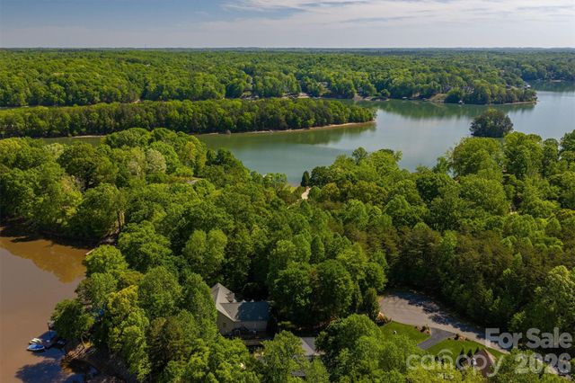 1725 Bay Head Court, Catawba, NC 28609