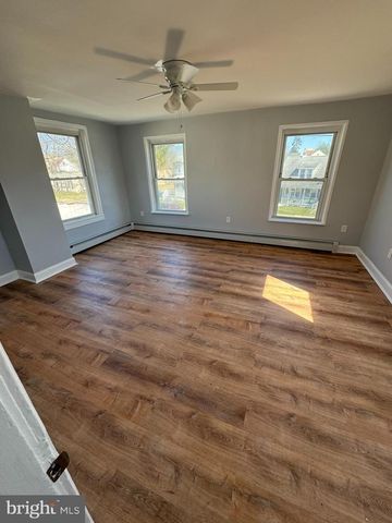 509 LAUREL ST, Beverly, NJ 08010