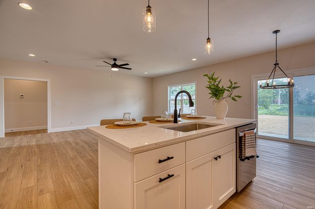 3240 Heseman Avenue, Evansville, IN 47725