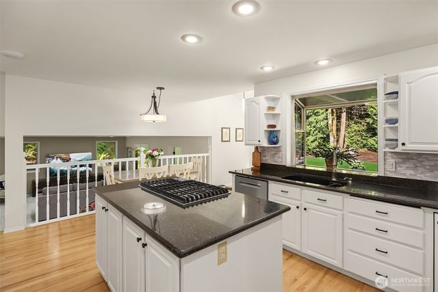 9244 215th Avenue NE, Redmond, WA 98053