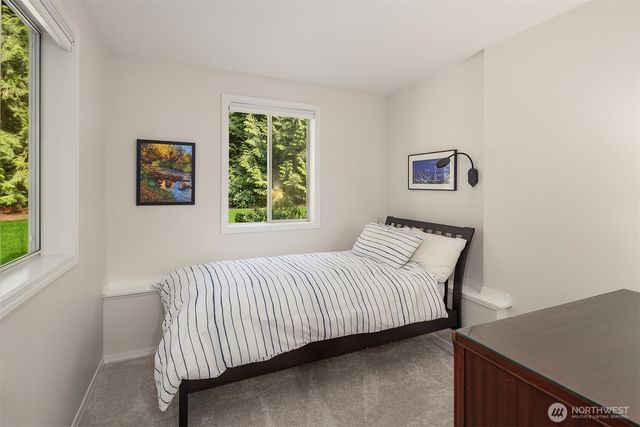 9244 215th Avenue NE, Redmond, WA 98053