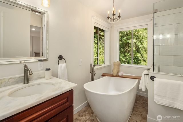 9244 215th Avenue NE, Redmond, WA 98053