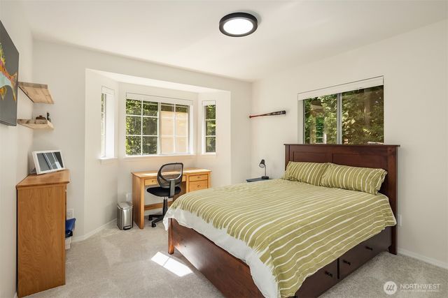 9244 215th Avenue NE, Redmond, WA 98053