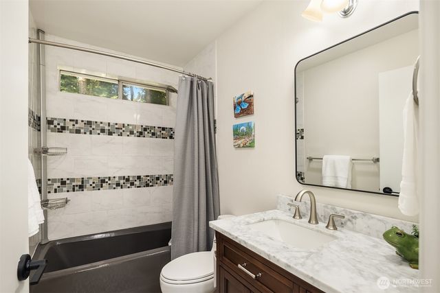 9244 215th Avenue NE, Redmond, WA 98053