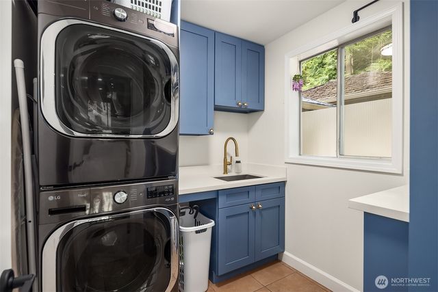 9244 215th Avenue NE, Redmond, WA 98053