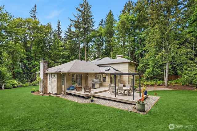 9244 215th Avenue NE, Redmond, WA 98053
