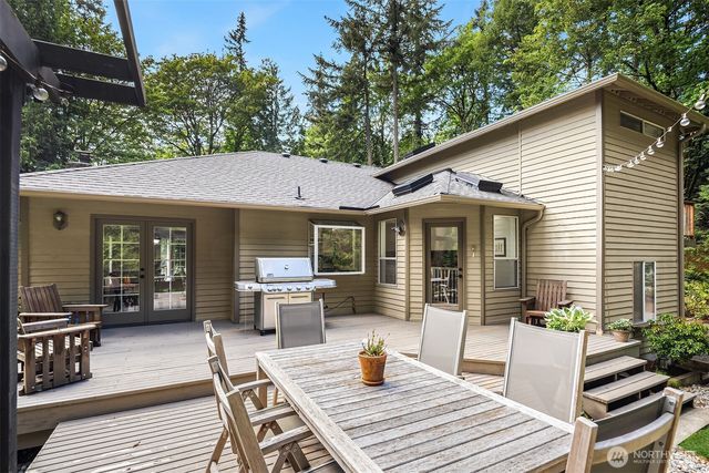 9244 215th Avenue NE, Redmond, WA 98053