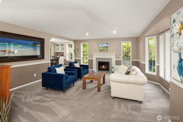 9244 215th Avenue NE, Redmond, WA 98053