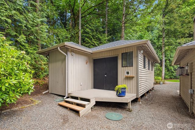9244 215th Avenue NE, Redmond, WA 98053