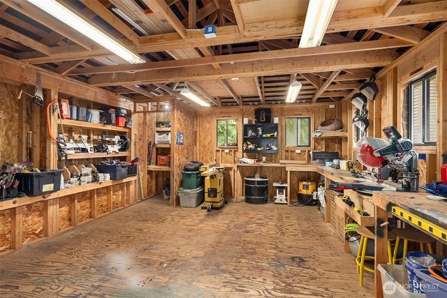 9244 215th Avenue NE, Redmond, WA 98053