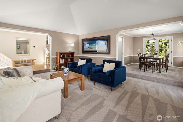 9244 215th Avenue NE, Redmond, WA 98053