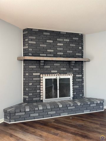 5639 SW West DR, Topeka, KS 66606