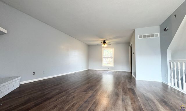 5639 SW West DR, Topeka, KS 66606