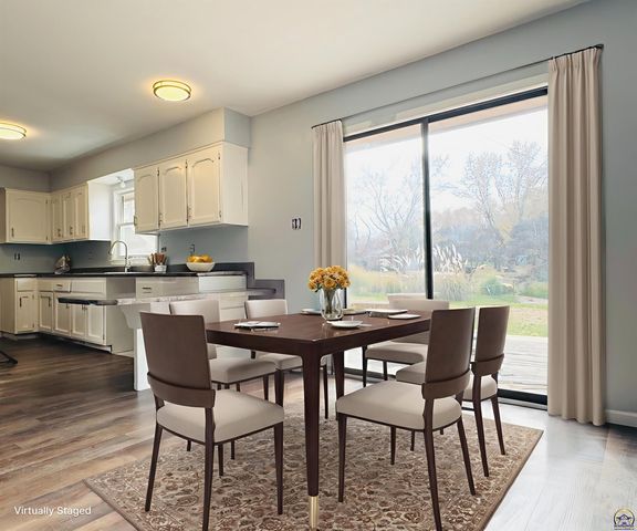 5639 SW West DR, Topeka, KS 66606