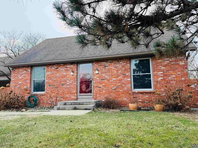 5639 SW West DR, Topeka, KS 66606