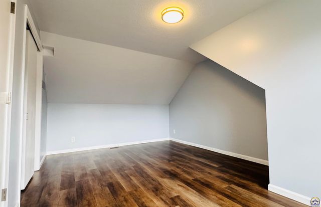 5639 SW West DR, Topeka, KS 66606