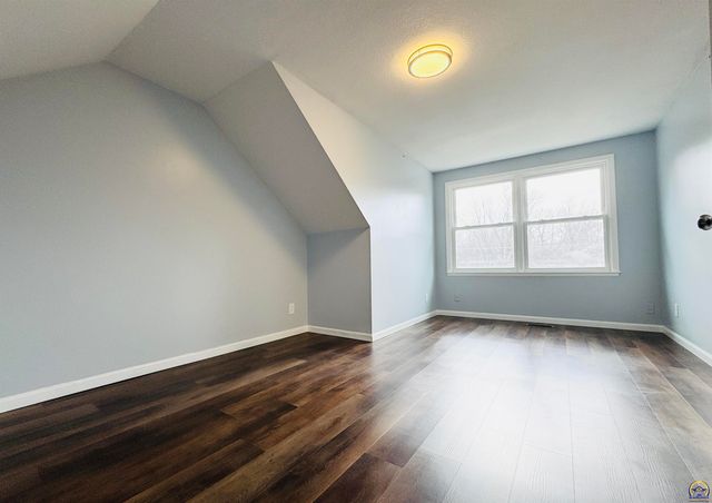 5639 SW West DR, Topeka, KS 66606