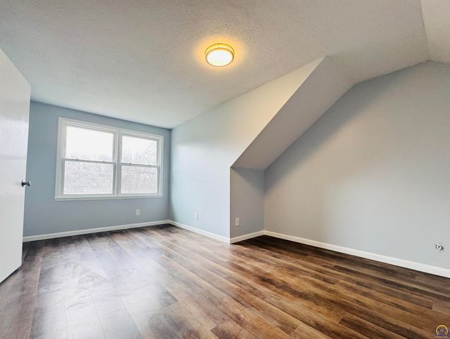 5639 SW West DR, Topeka, KS 66606